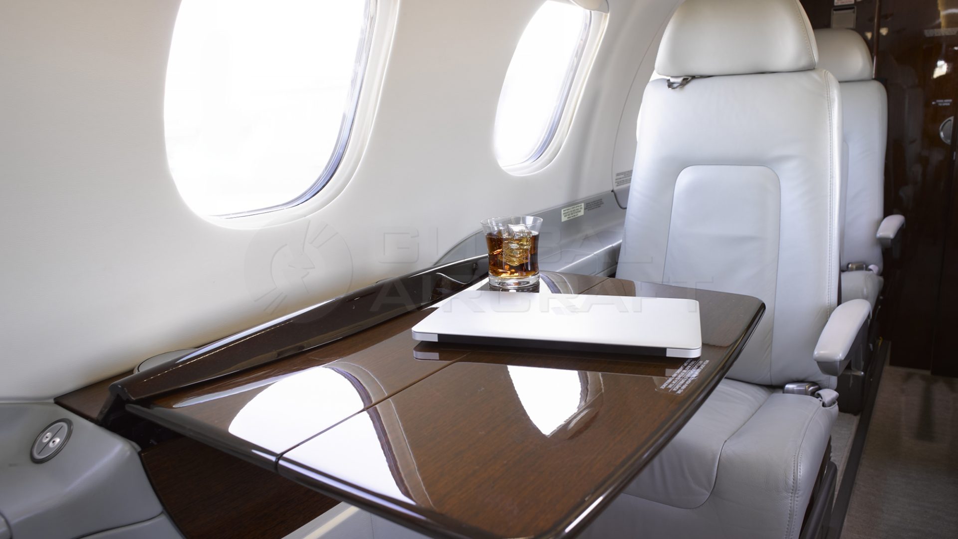 EMBRAER PHENOM 300 2014