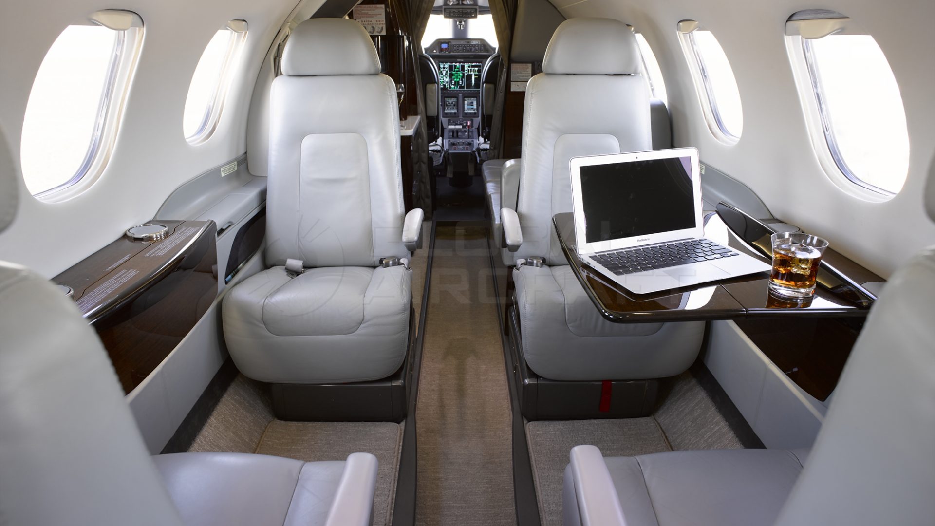 EMBRAER PHENOM 300 2014