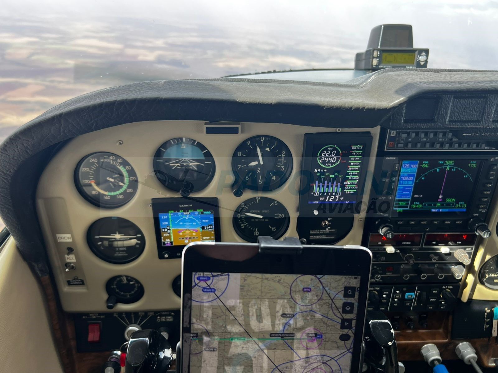 CESSNA 182P SKYLANE 1974