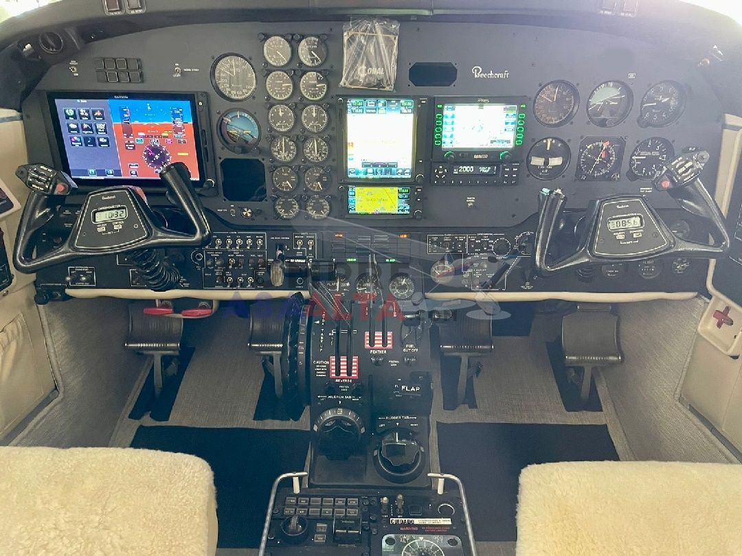 BEECHCRAFT KIGN AIR B200 1982