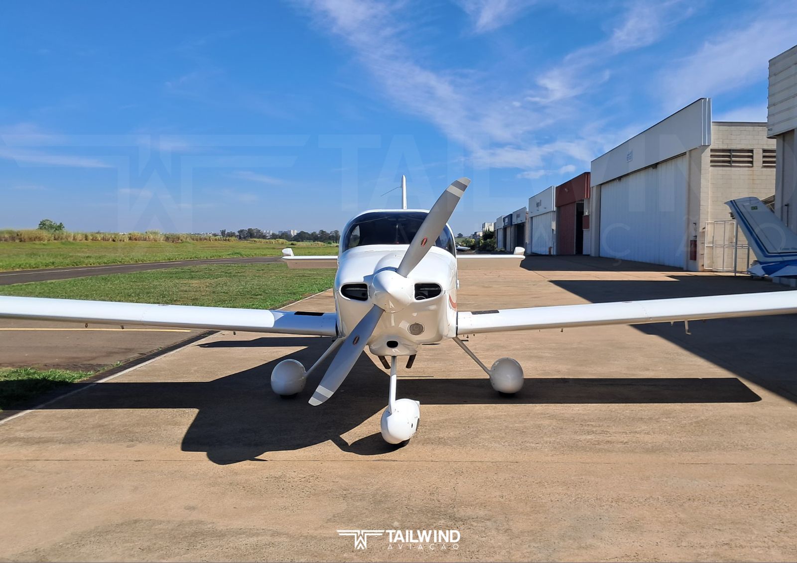 VANS RV10 FLYER 2014