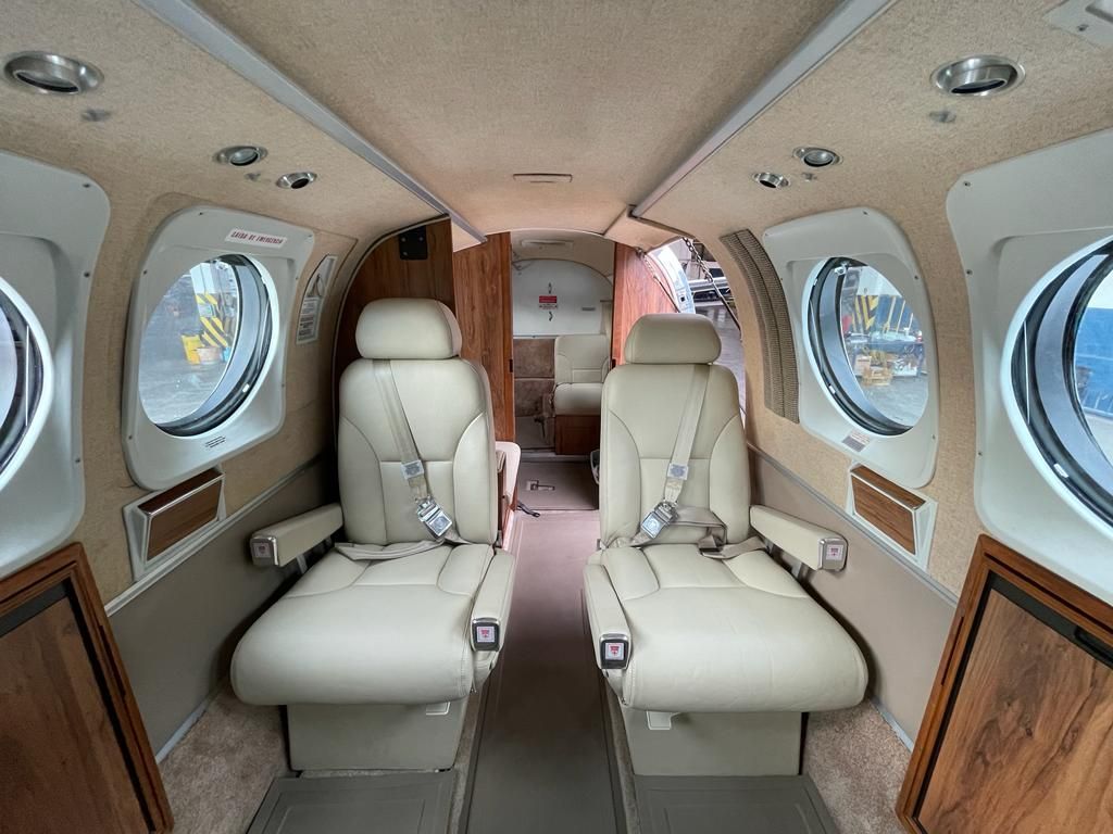 BEECHCRAFT KING AIR C90 1988