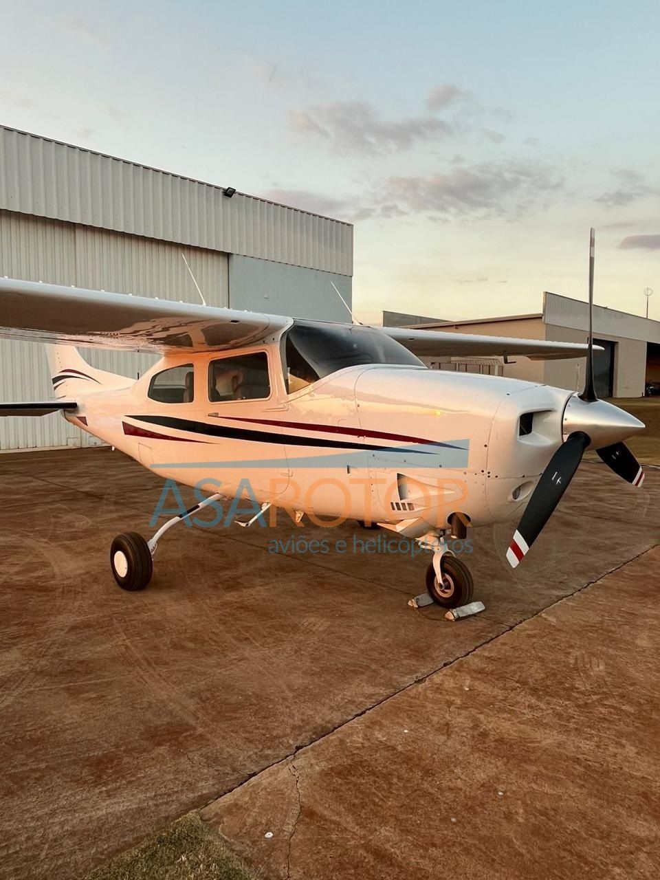 CESSNA T210M CENTURION II TURBO 1977