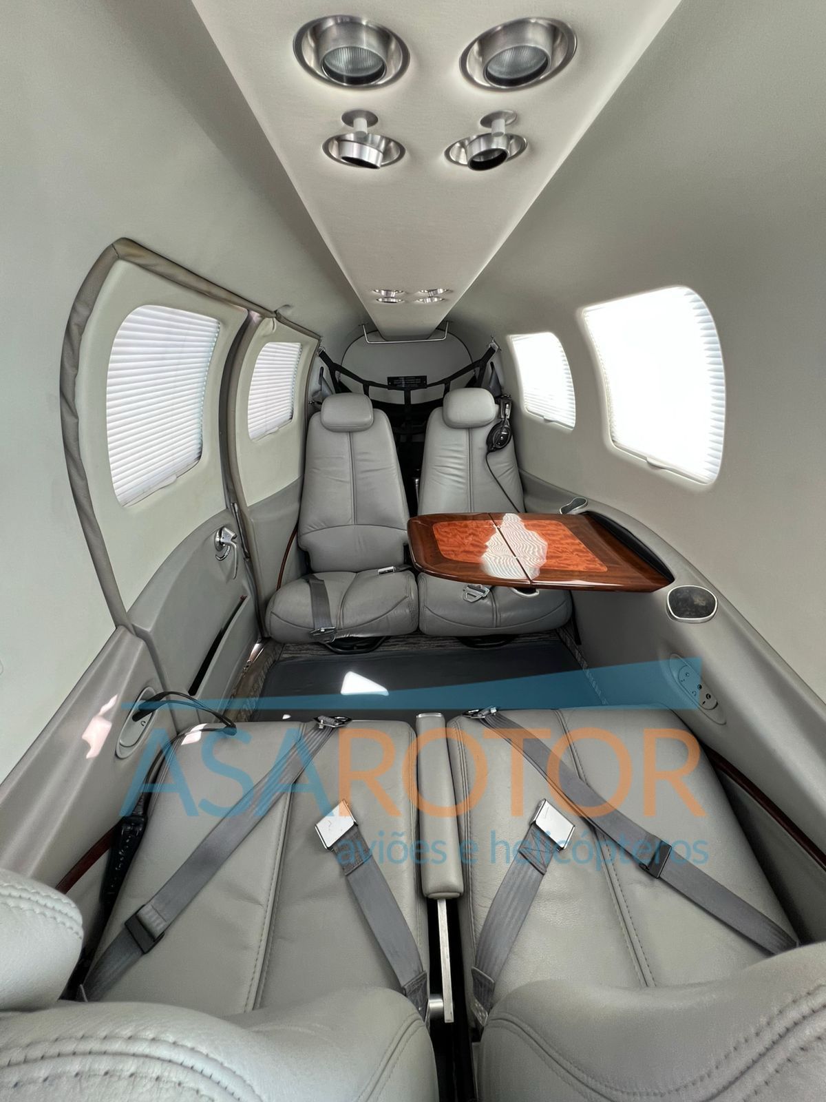 BEECHCRAFT B58 BARON 1999