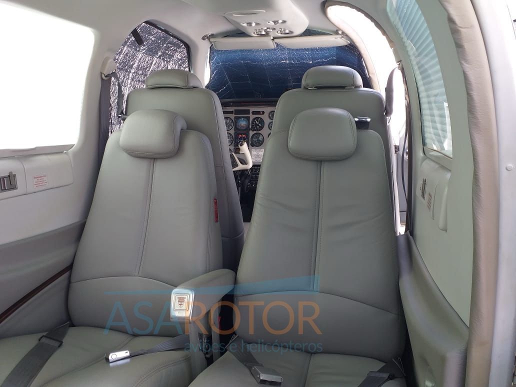 BEECHCRAFT B58 BARON 1999