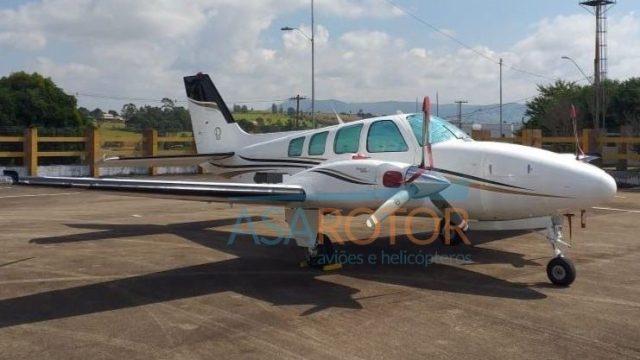 BEECHCRAFT B58 BARON 1999