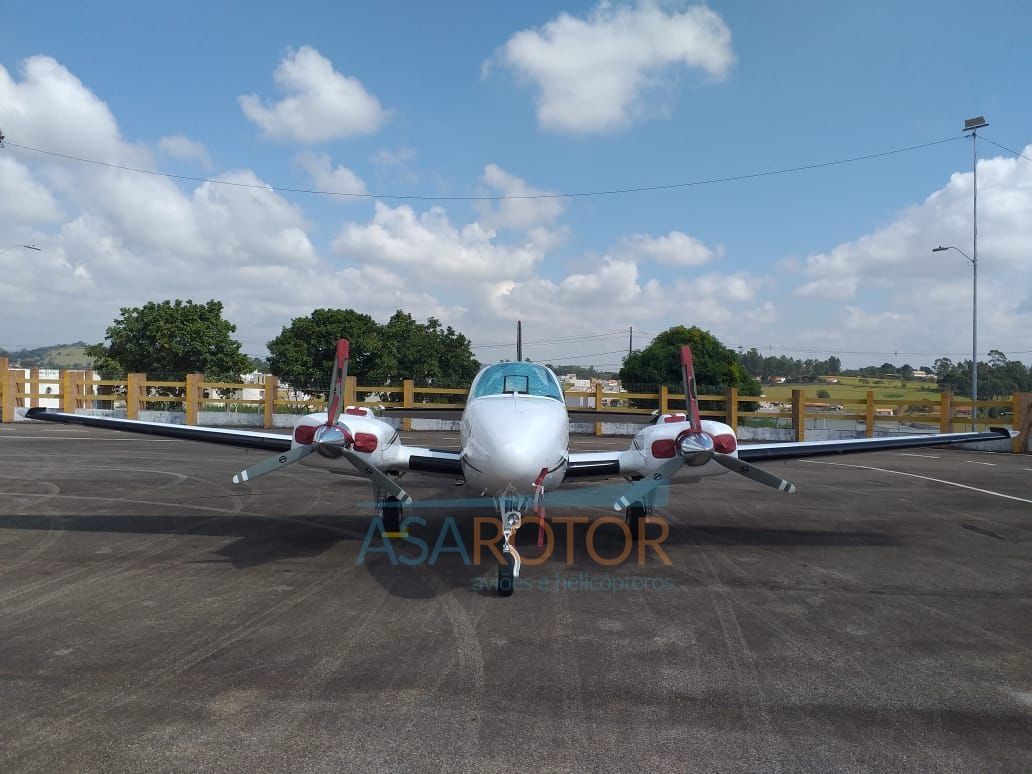 BEECHCRAFT B58 BARON 1999