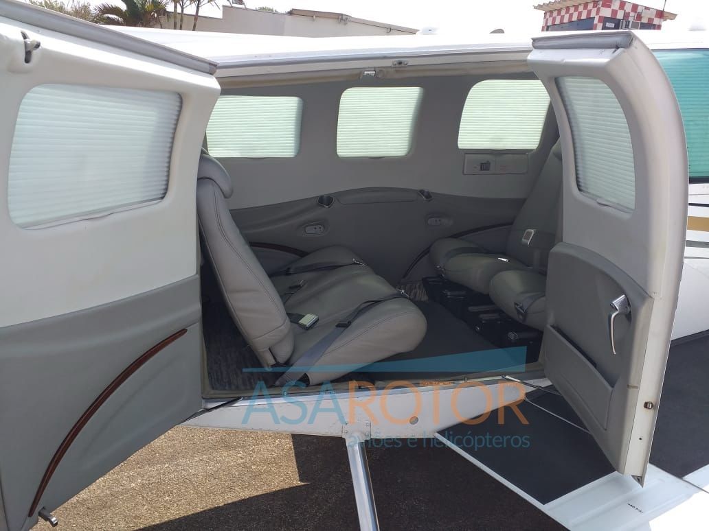 BEECHCRAFT B58 BARON 1999