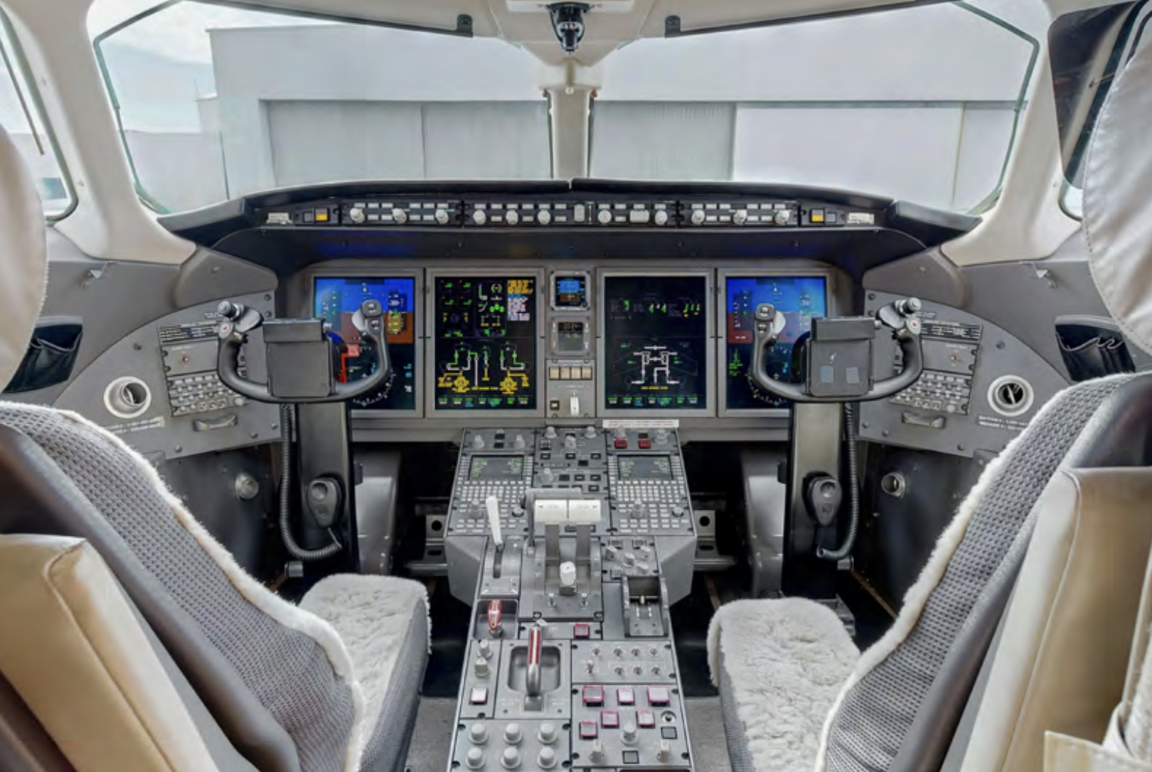 BOMBARDIER CHALLENGER 300 2013