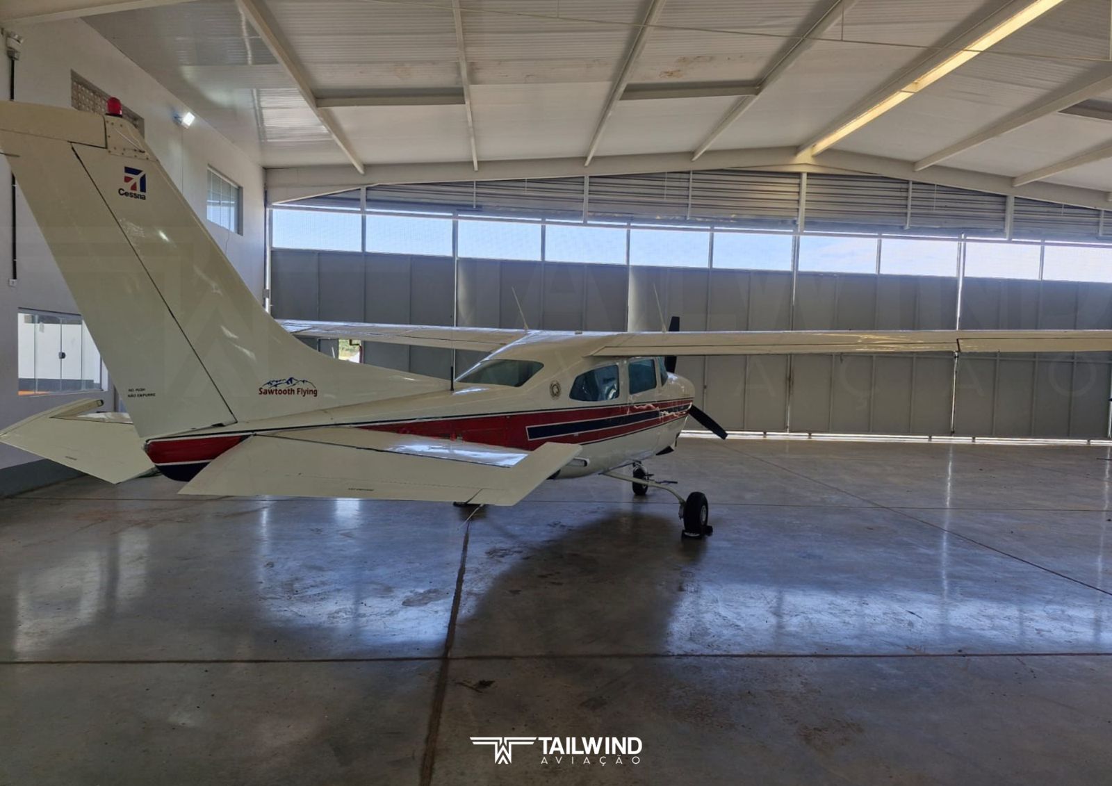 CESSNA T210M 1976