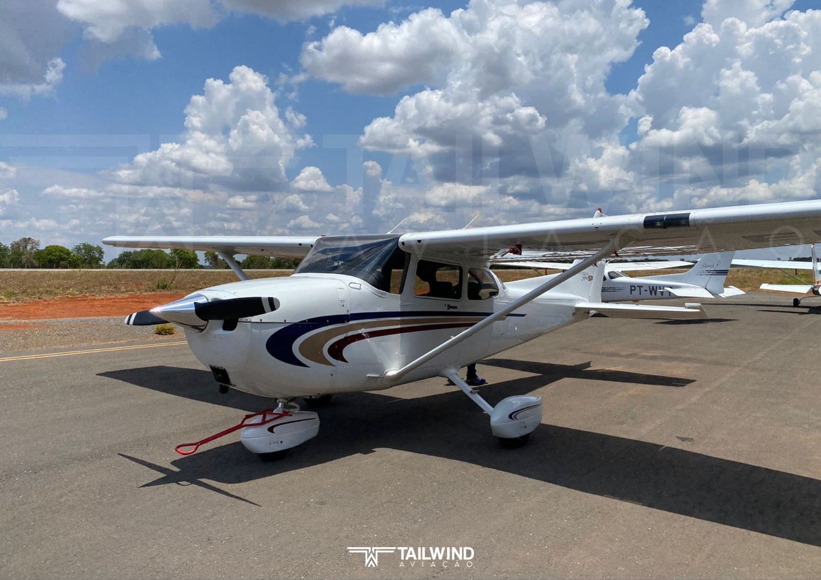 CESSNA 172S 2000