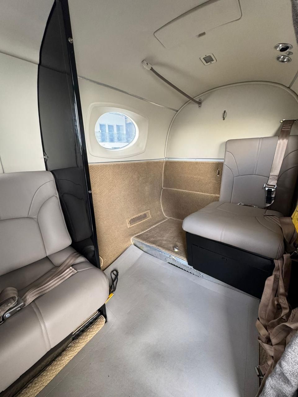 BEECHCRAFT KING AIR B200 1981