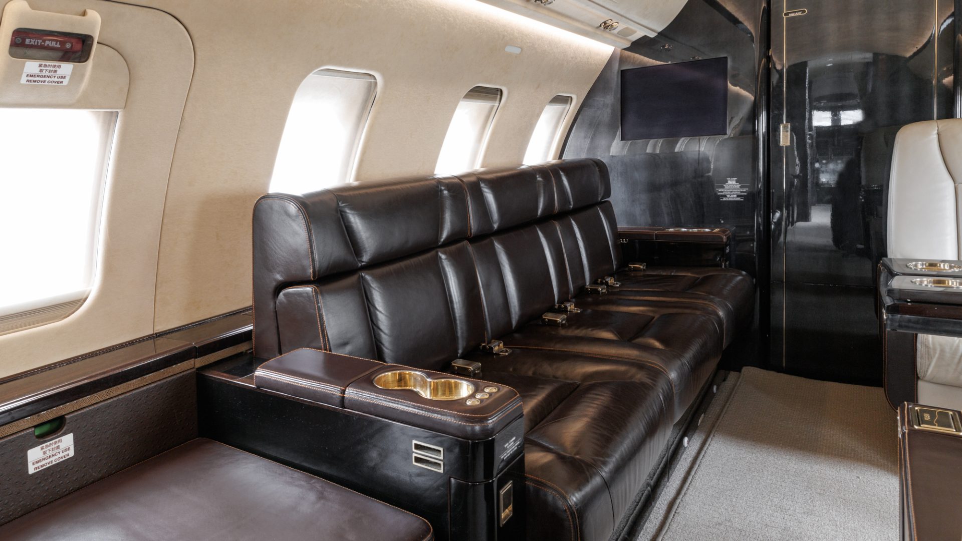 BOMBARDIER CHALLENGER 605 2010