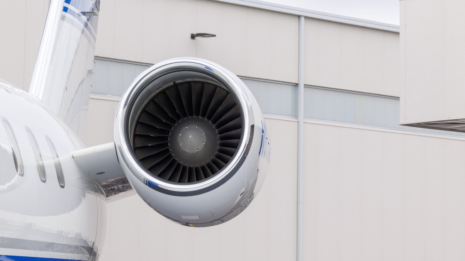 BOMBARDIER CHALLENGER 605 2010