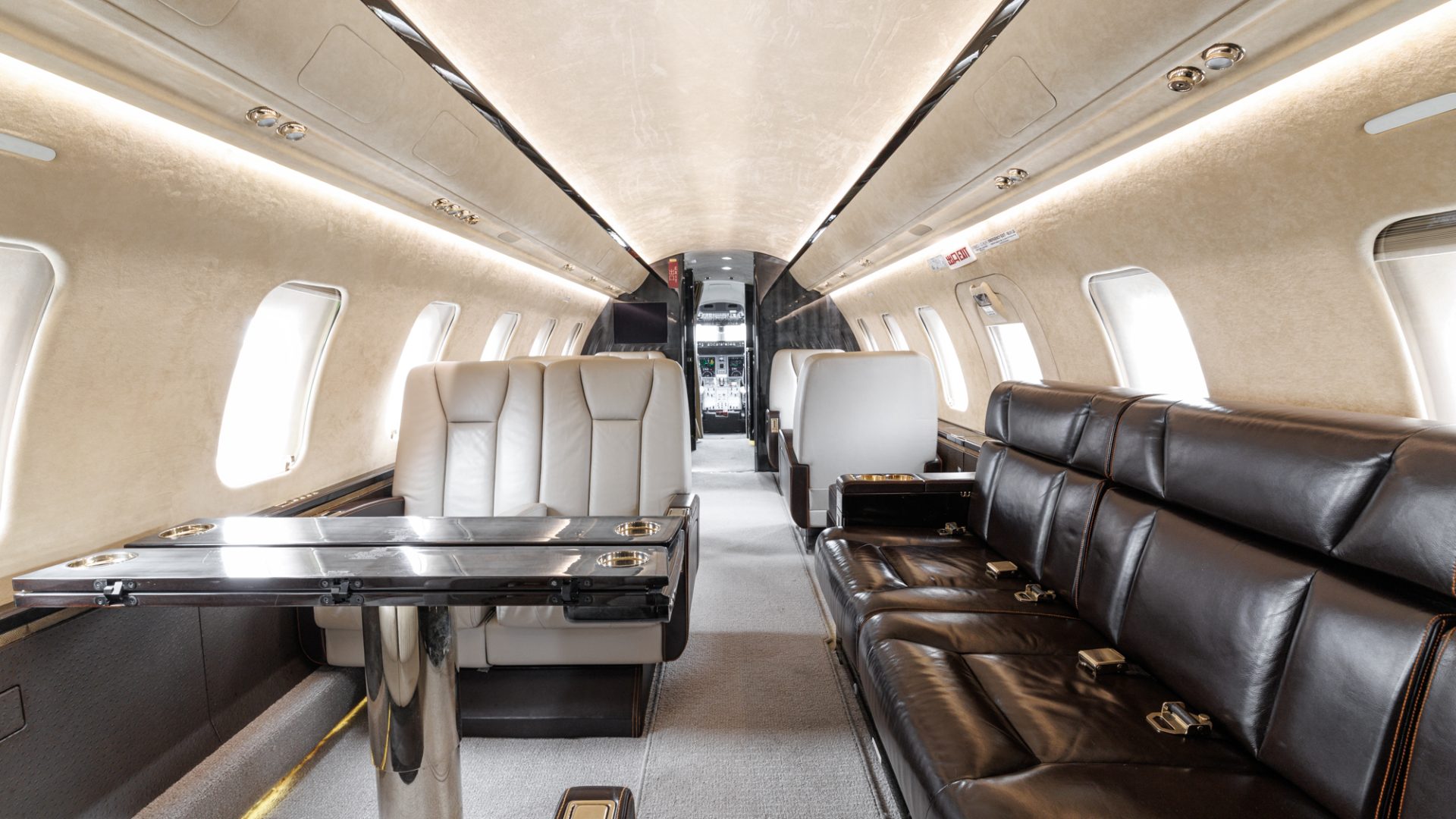 BOMBARDIER CHALLENGER 605 2010