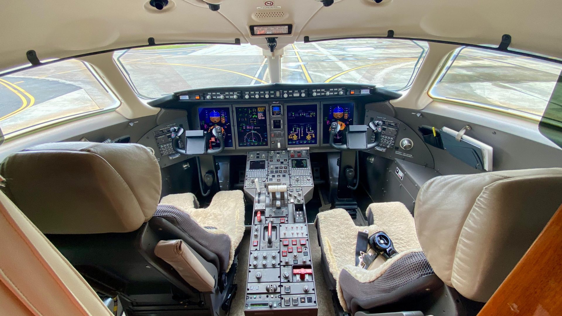 BOMBARDIER CHALLENGER 300 2012