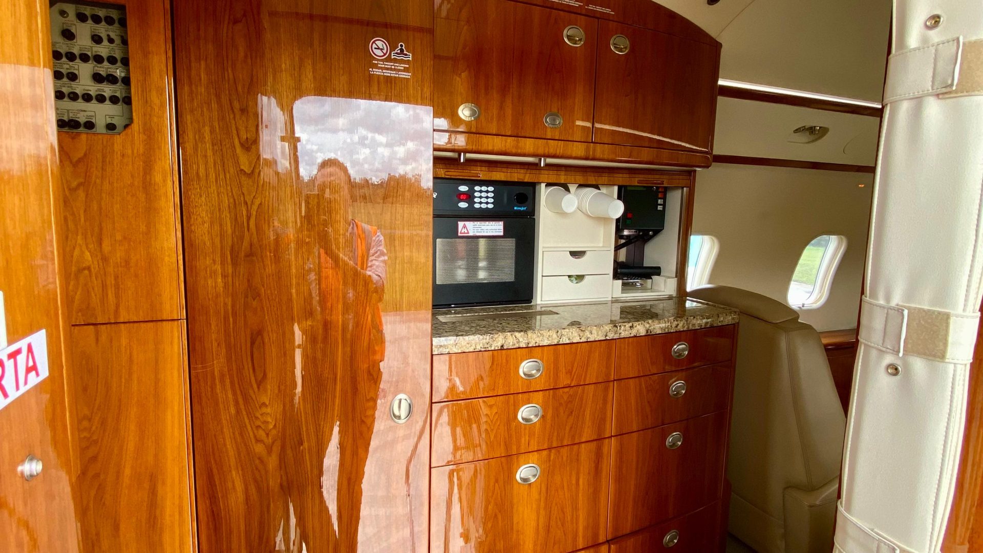 BOMBARDIER CHALLENGER 300 2012