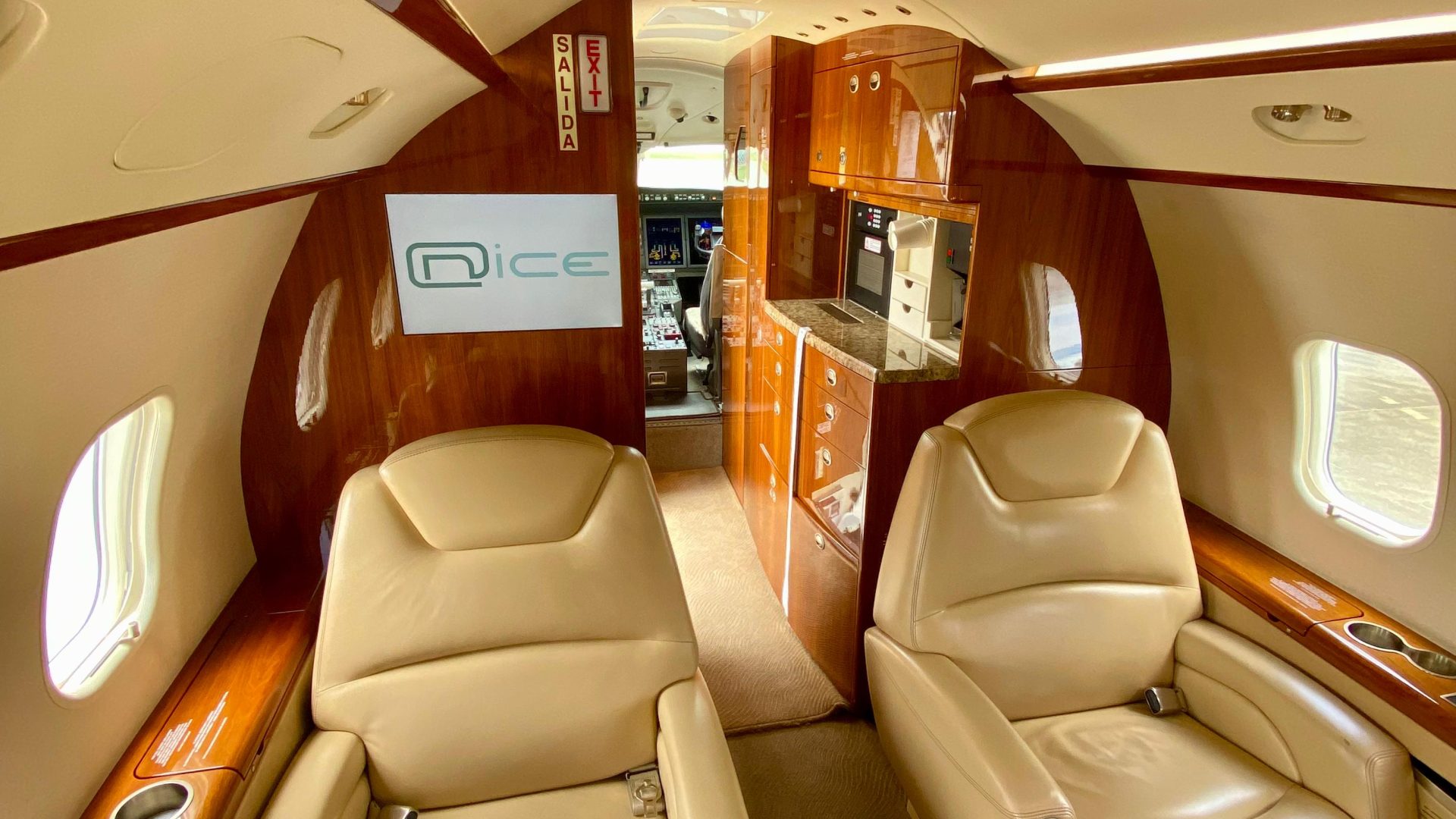 BOMBARDIER CHALLENGER 300 2012