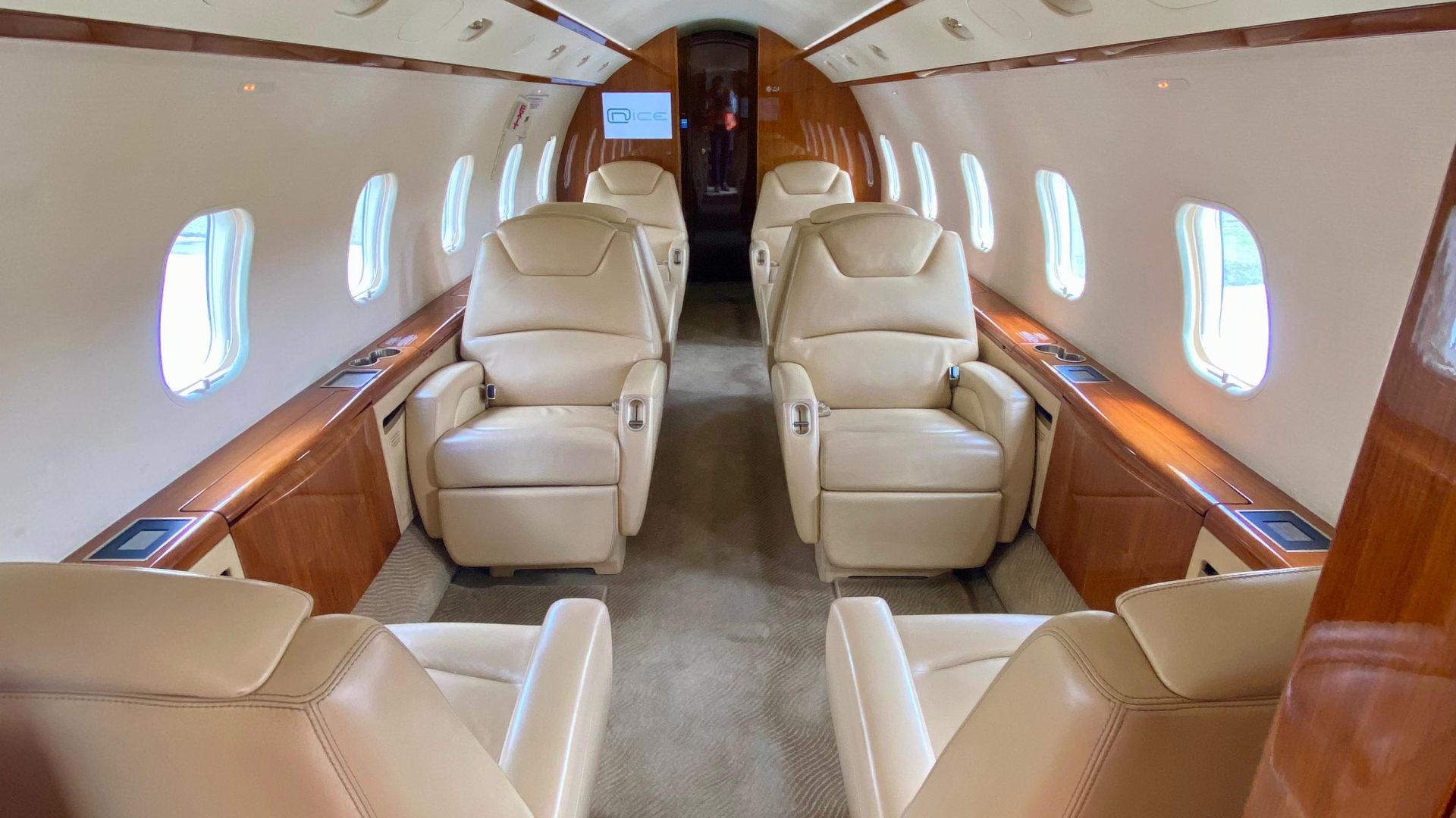 BOMBARDIER CHALLENGER 300 2012