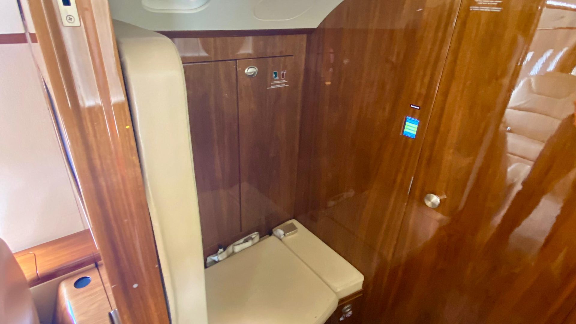 BOMBARDIER CHALLENGER 300 2012