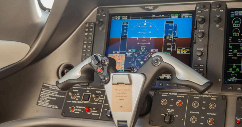 EMBRAER PHENOM 100 2011