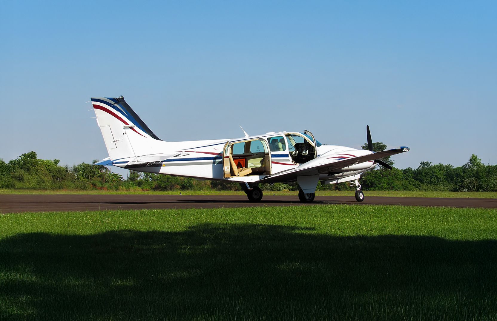 BEECHCRAFT BARON 58 2000