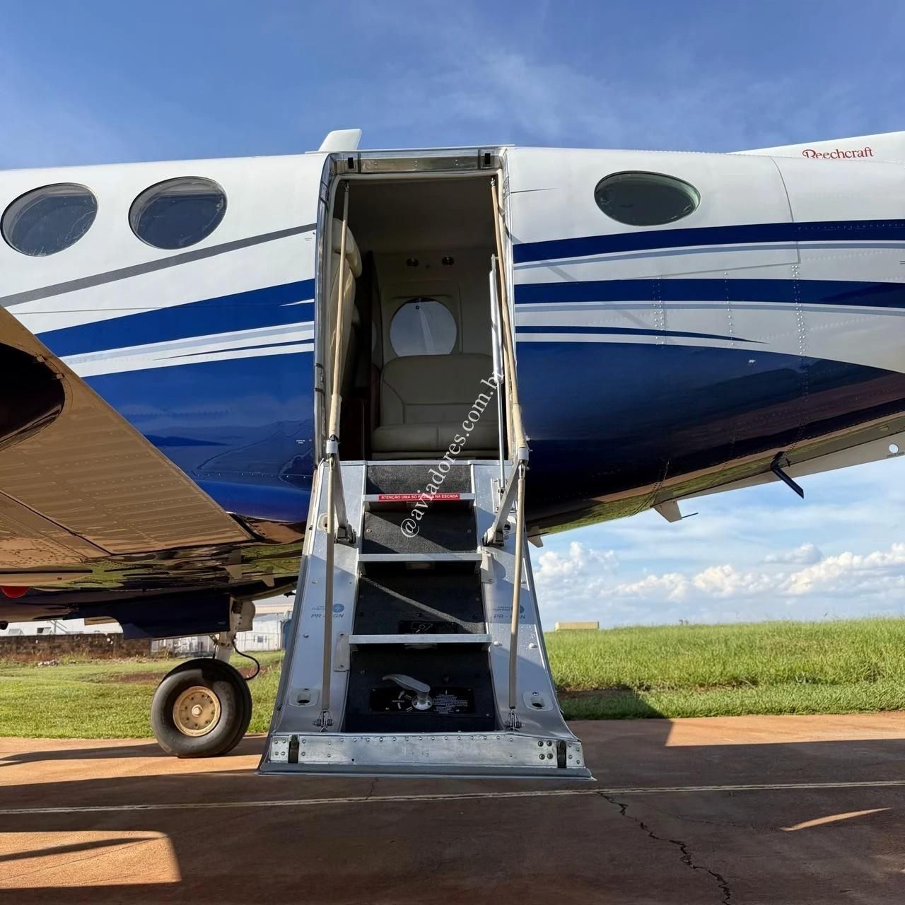 BEECHCRAFT KING AIR C90B 1998