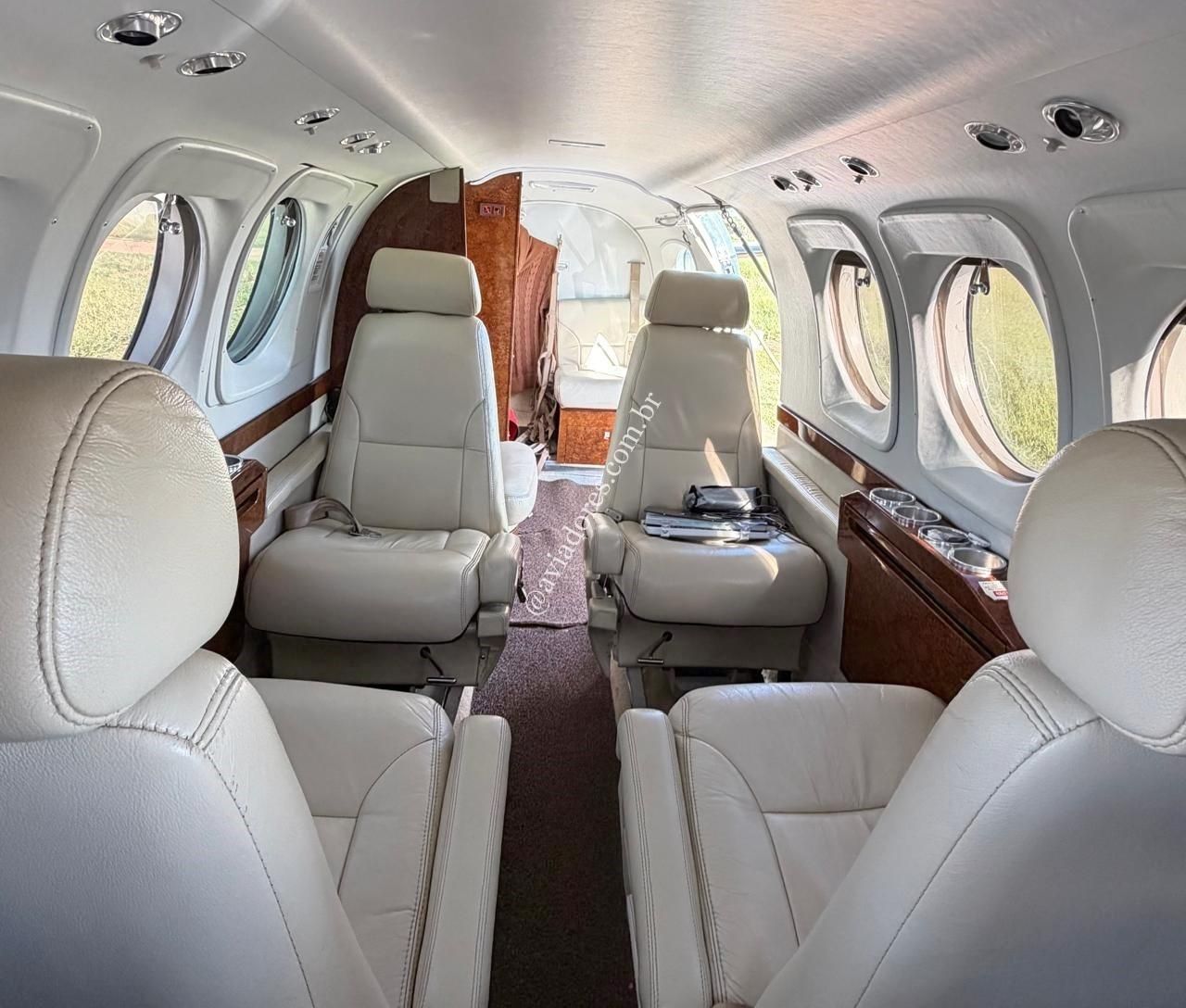 BEECHCRAFT KING AIR C90B 1998