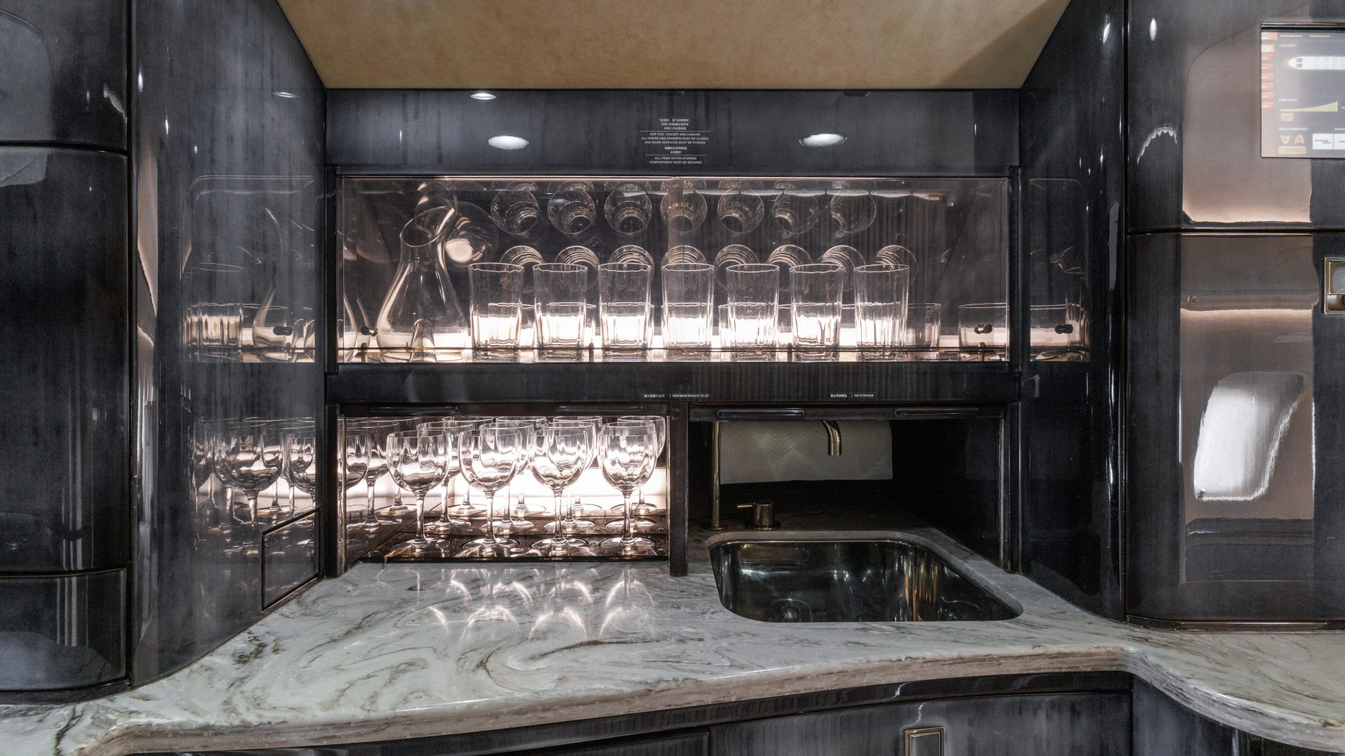 BOMBARDIER CHALLENGER 605 2010