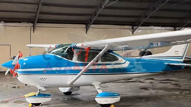 CESSNA 182 SKYLANE 1974