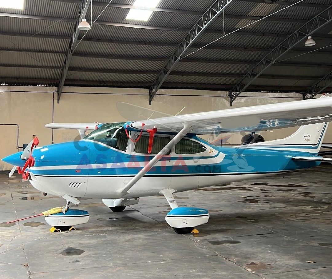 CESSNA 182 SKYLANE 1974