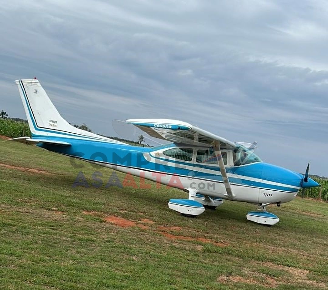 CESSNA 182 SKYLANE 1974