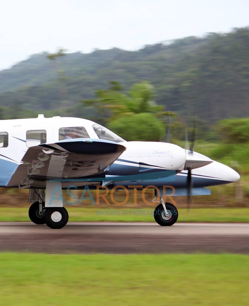 PIPER PA34-220T SENECA V 2011