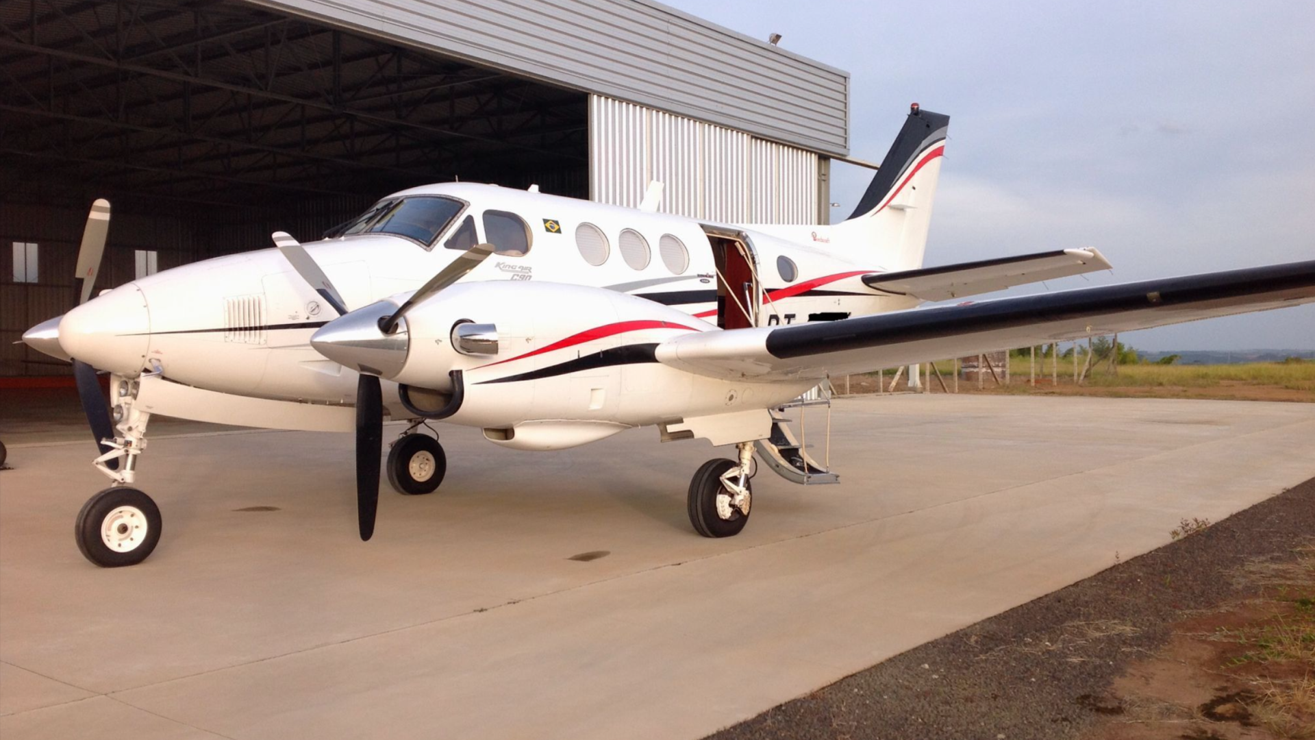 BEECHCRAFT KING AIR C90 1980