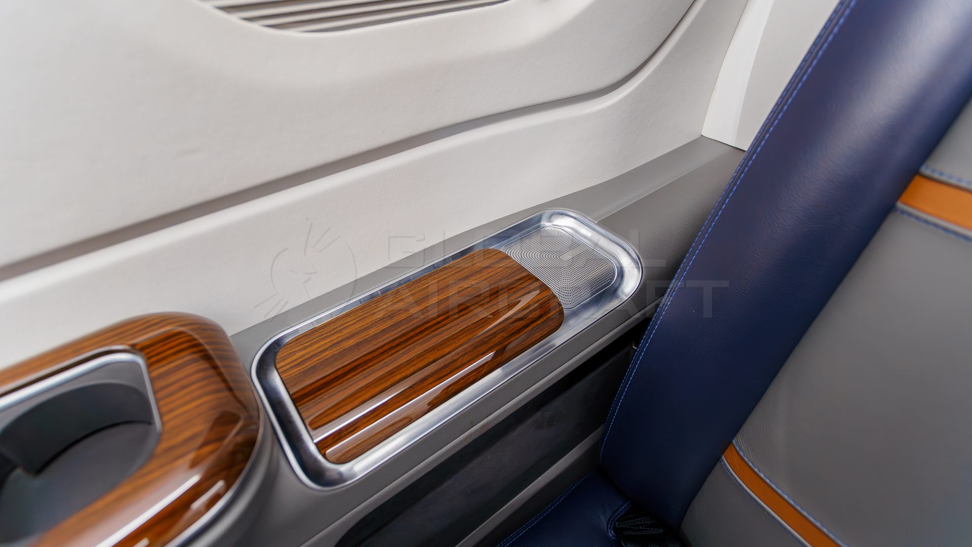 EMBRAER PHENOM 300E 2019