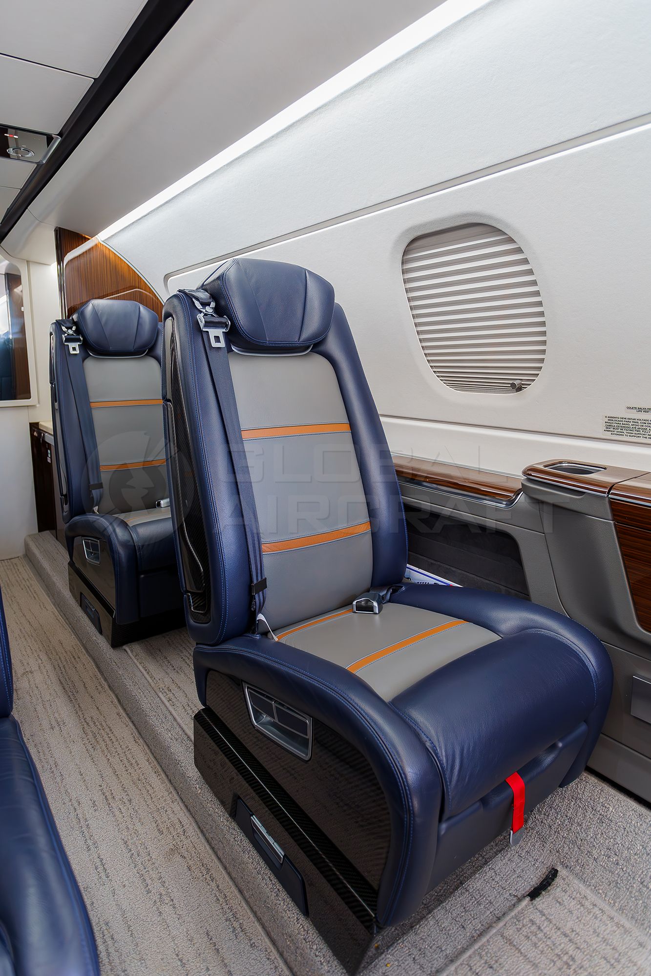 EMBRAER PHENOM 300E 2019