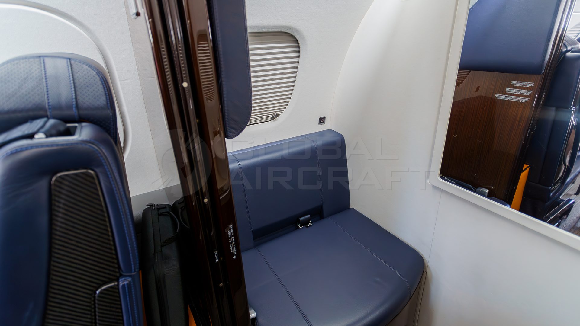 EMBRAER PHENOM 300E 2019