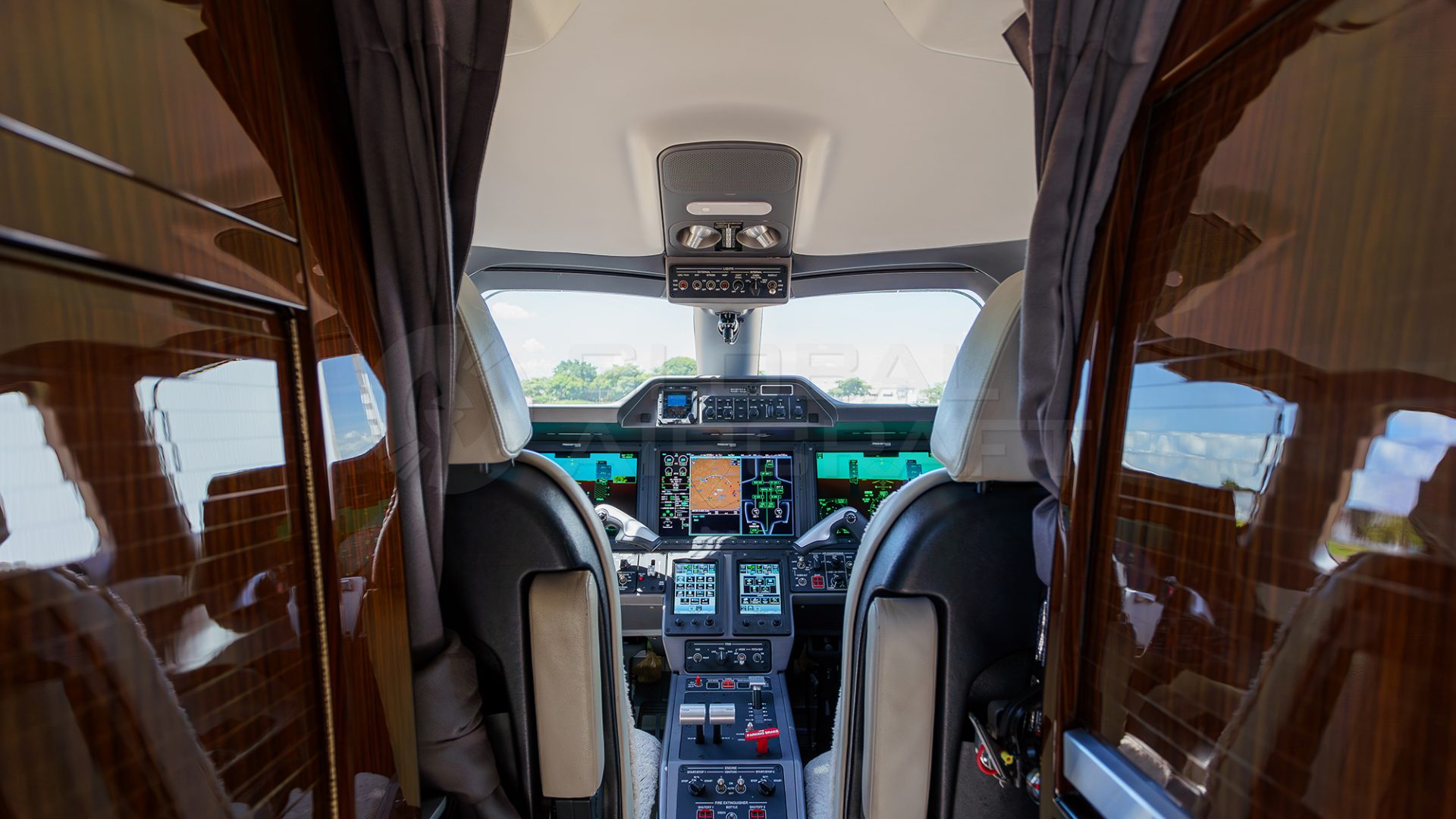EMBRAER PHENOM 300E 2019
