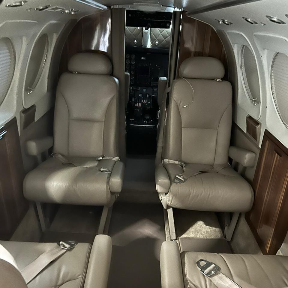 BEECHCRAFT KING AIR C90A 1984