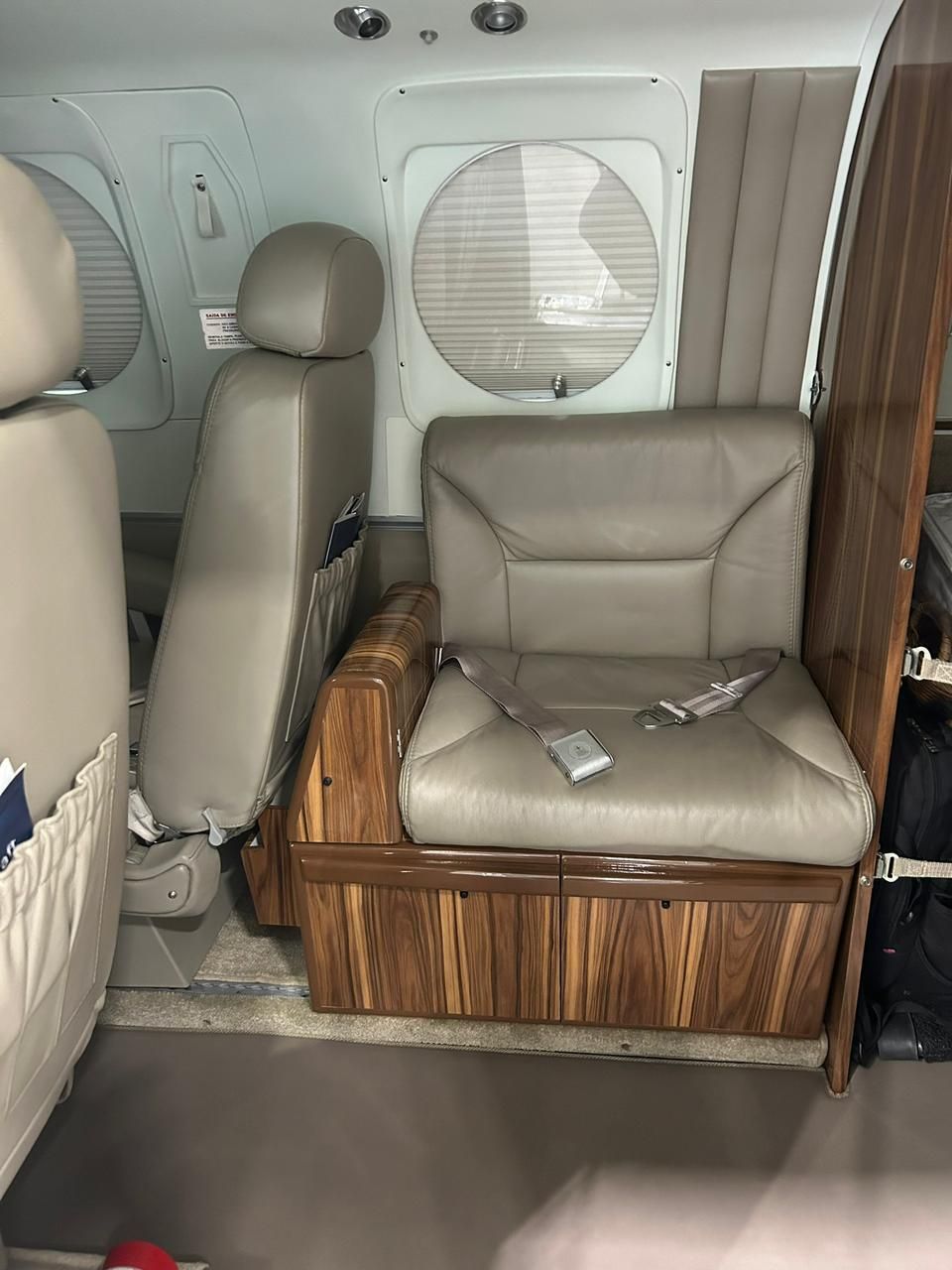 BEECHCRAFT KING AIR C90A 1984