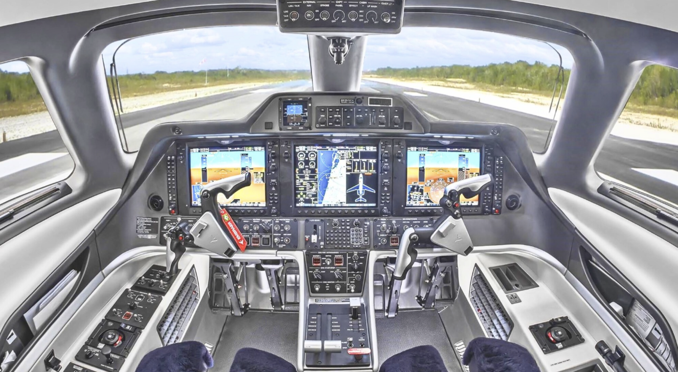 EMBRAER PHENOM 300 2012