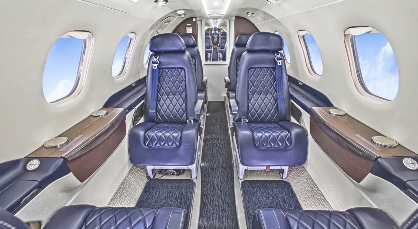 EMBRAER PHENOM 300 2012