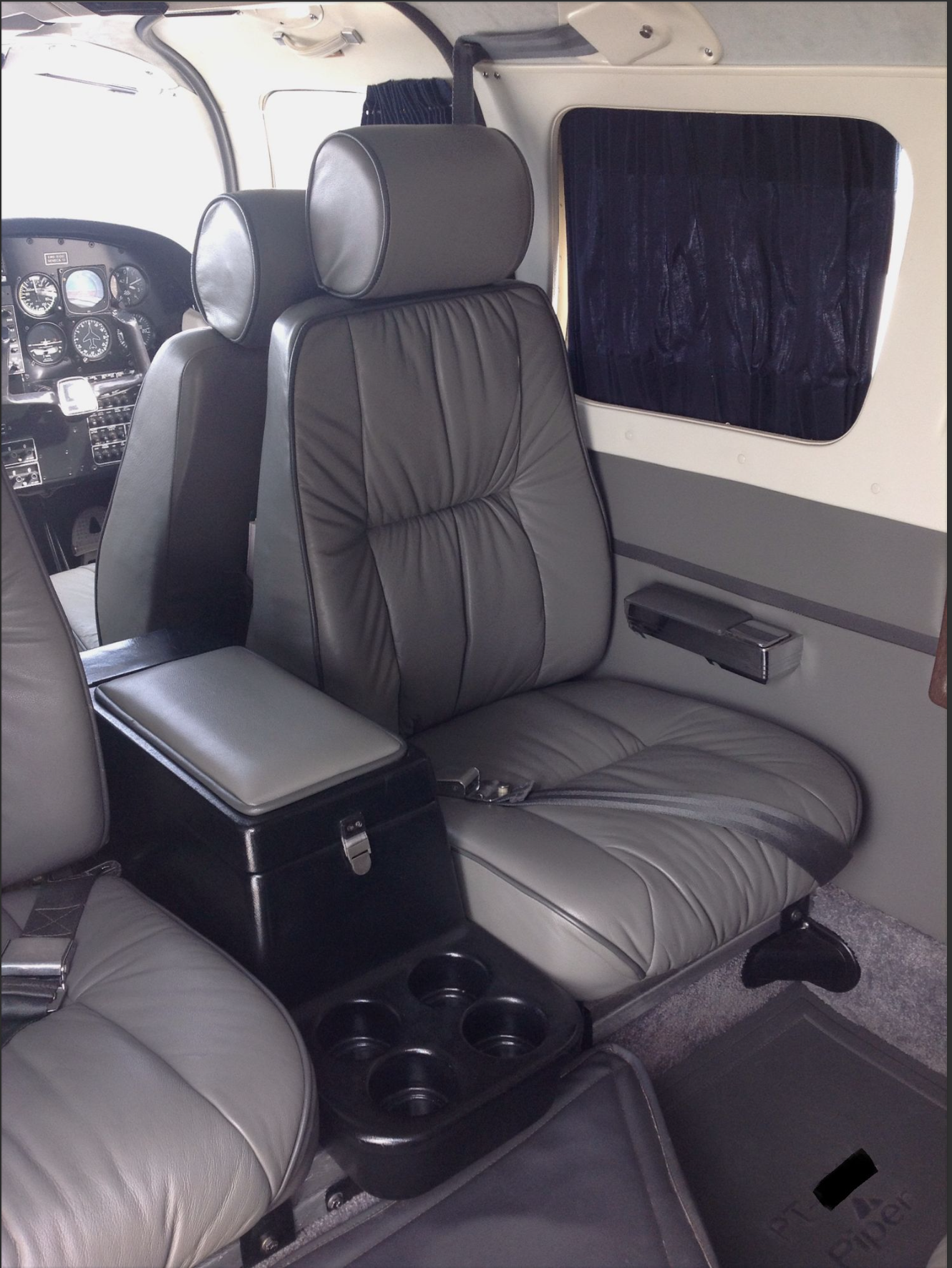 EMBRABER EMB-810D SENECA III 1984