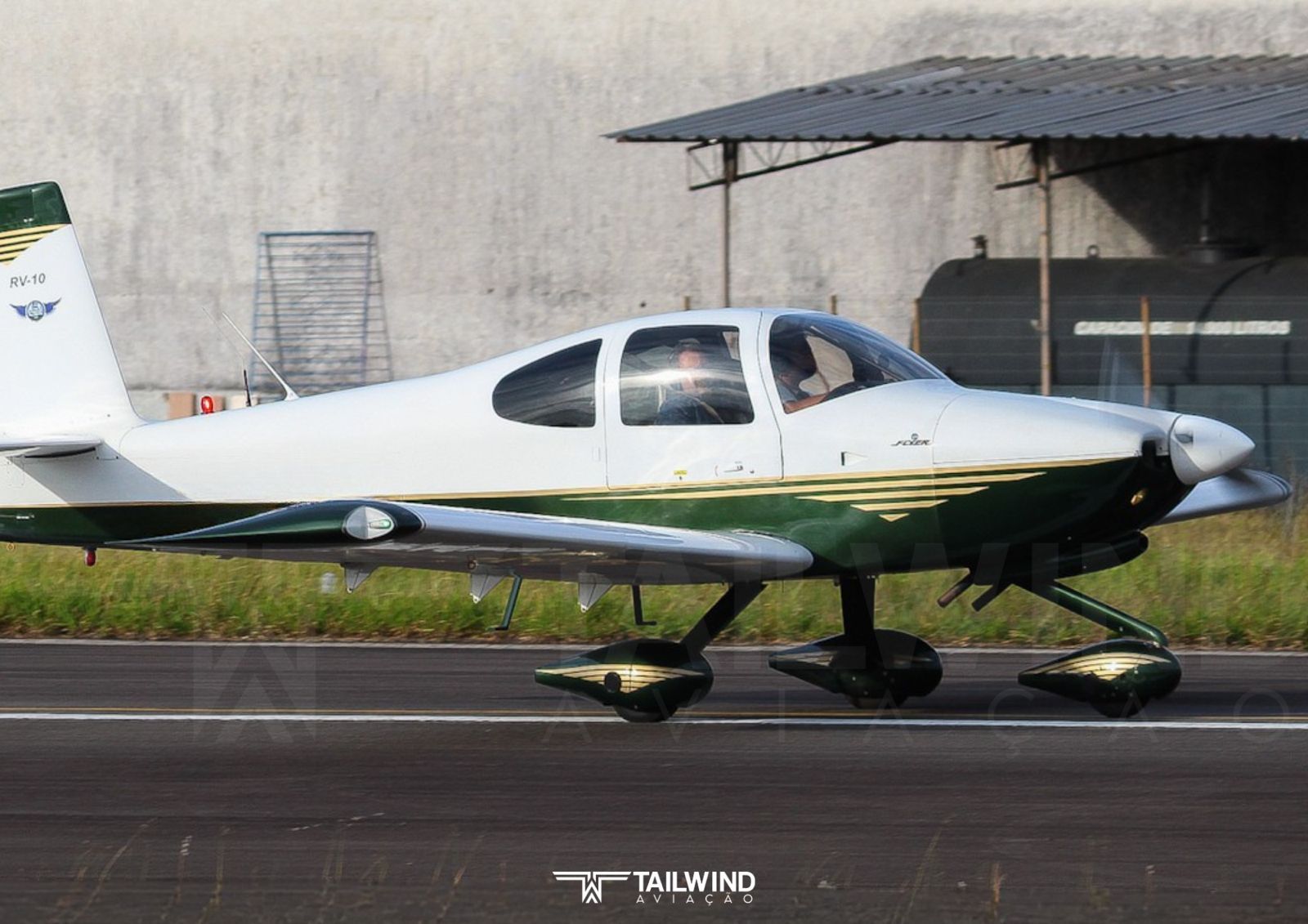 VANS RV10 FLYER 2008