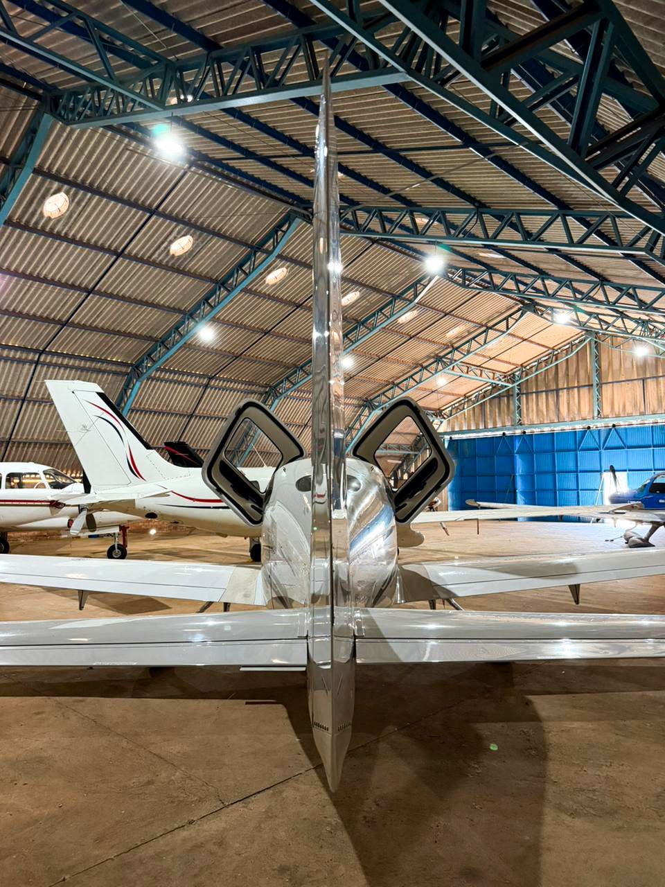 CIRRUS SR22 GTS 2006