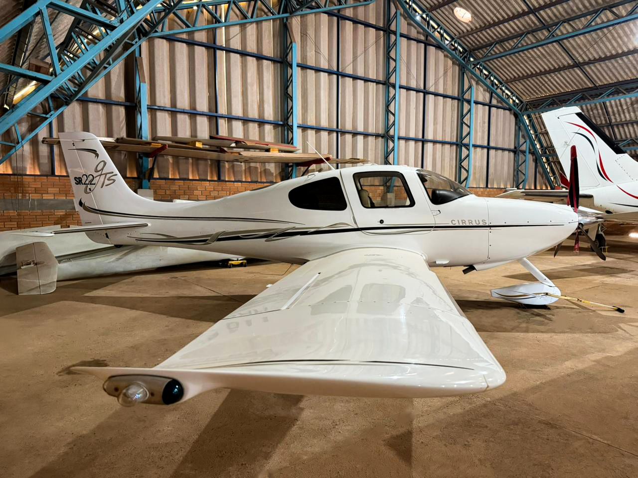 CIRRUS SR22 GTS 2006