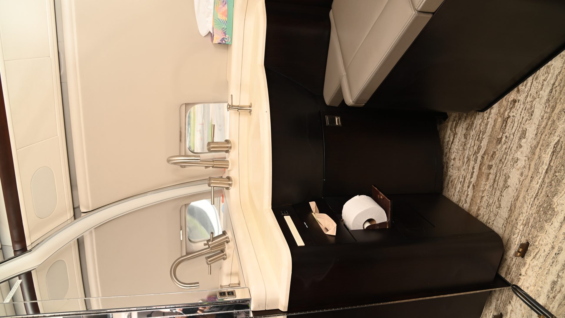 BOMBARDIER CHALLENGER 604 2001