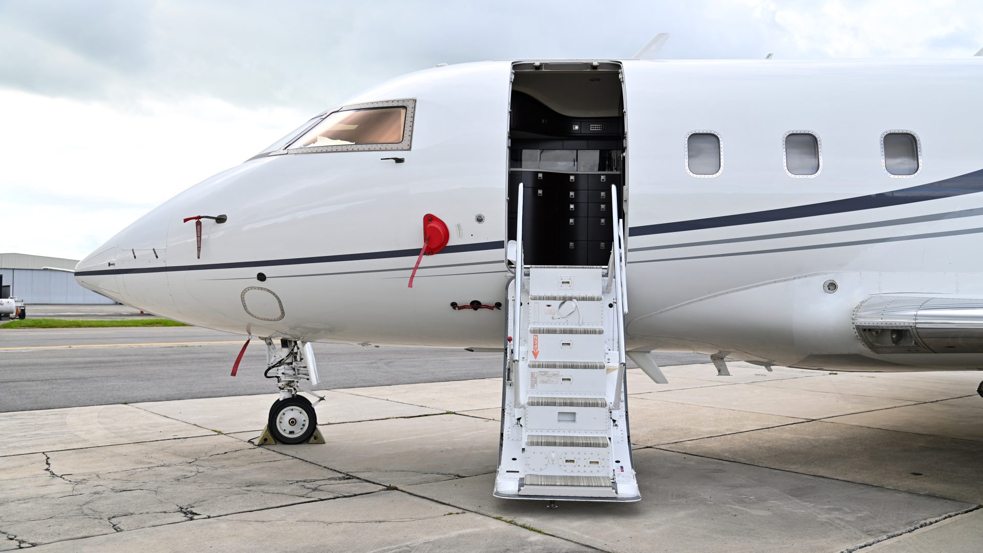BOMBARDIER CHALLENGER 604 2001
