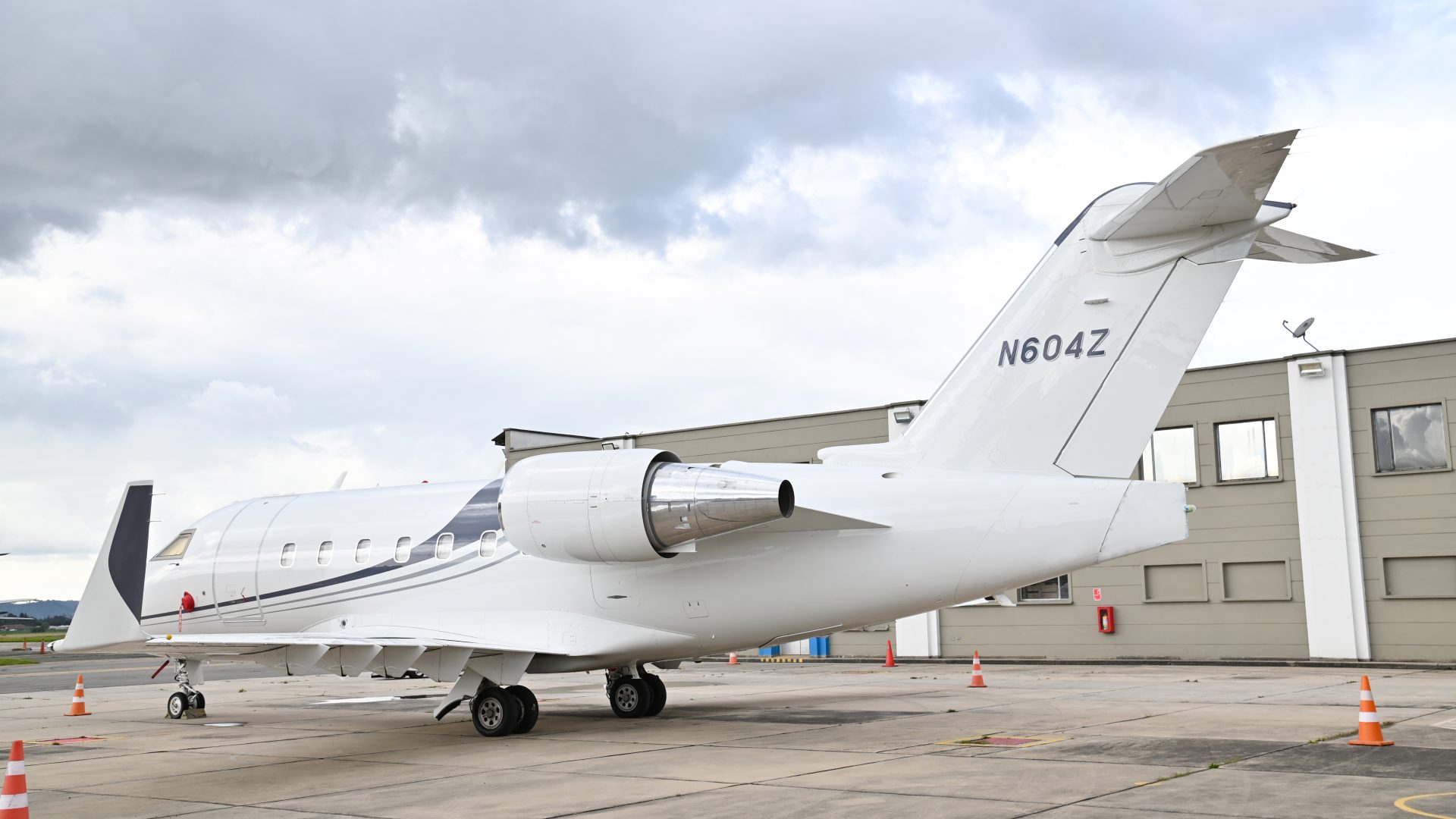BOMBARDIER CHALLENGER 604 2001