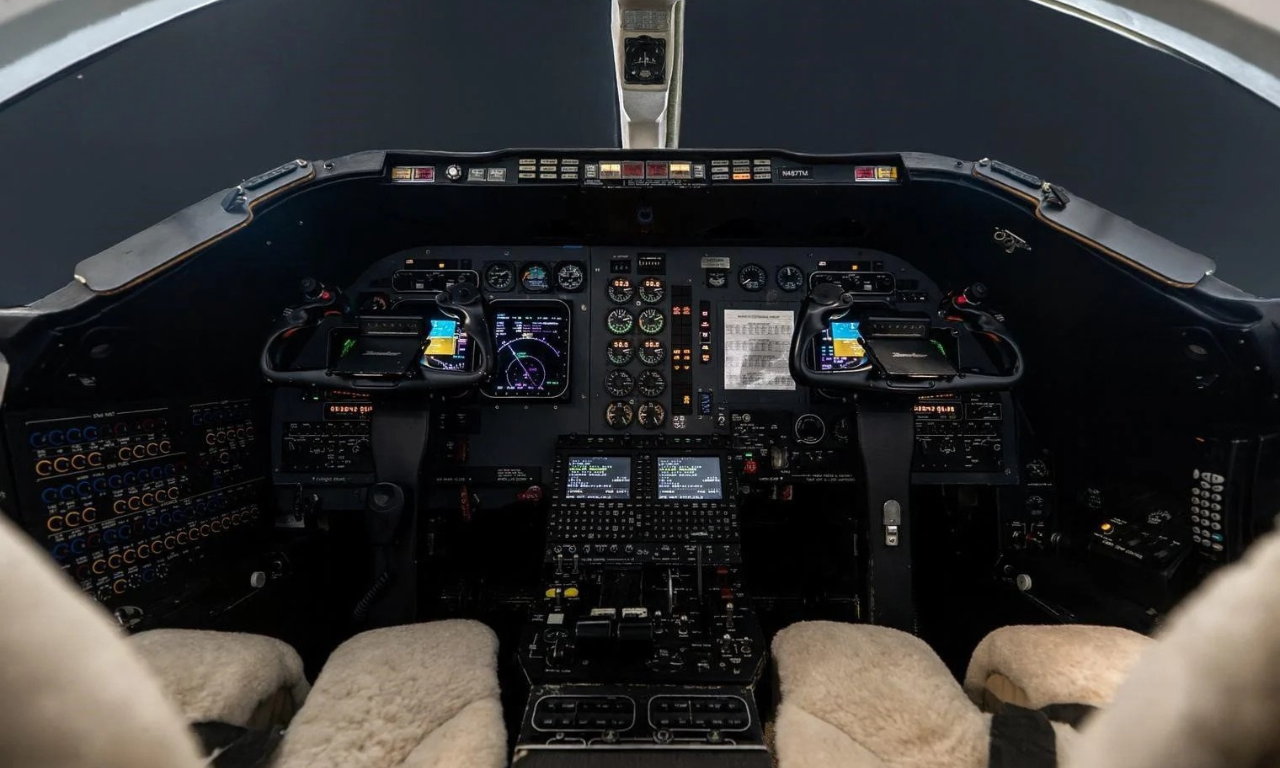 HAWKER 400XP 2008
